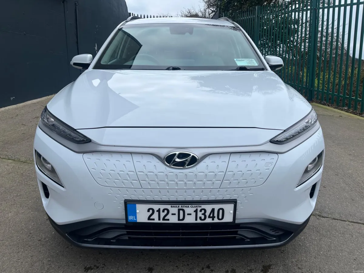 Hyundai KONA KAUAI EV PREMIUM 5DR AUTO ! AS NEW! - Image 3
