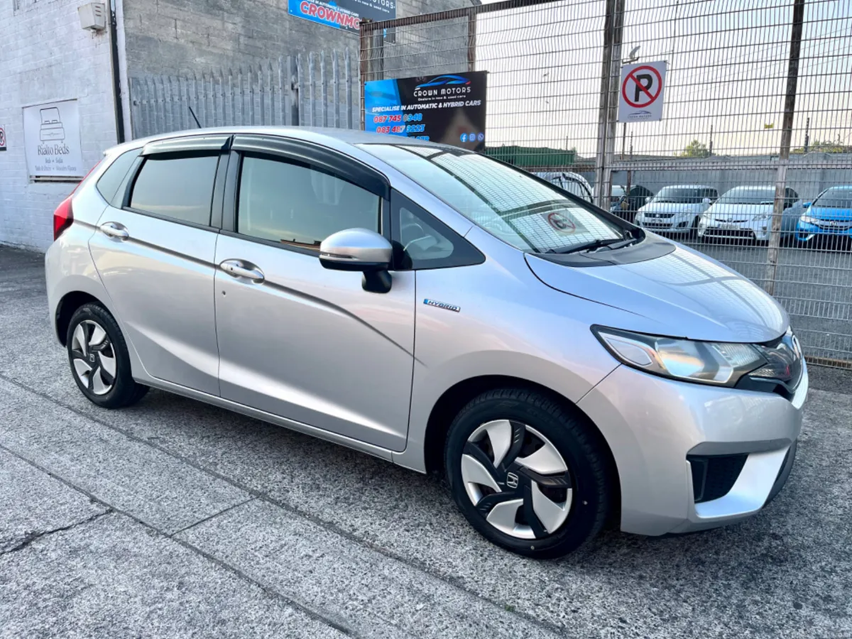 Honda fit 2015 hybrid - Image 2