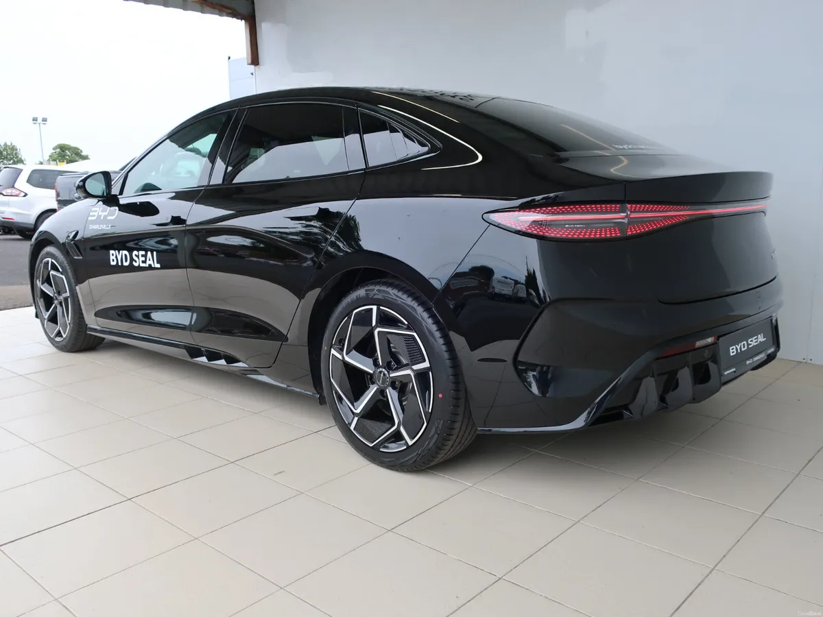 2025 BYD SEAL Design RWD 82.5Kwh - Image 3