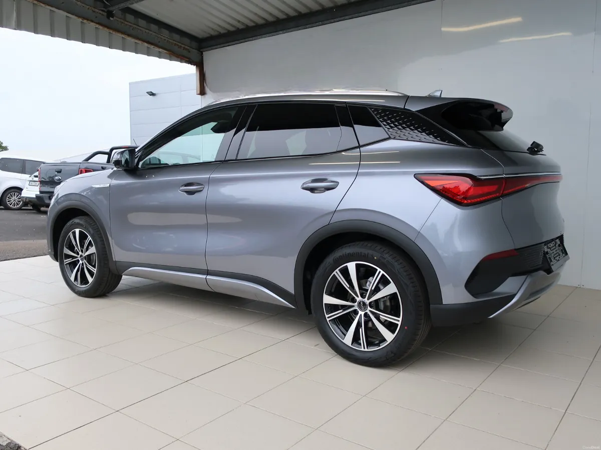 2025 BYD Atto 3 Comfort - Image 3