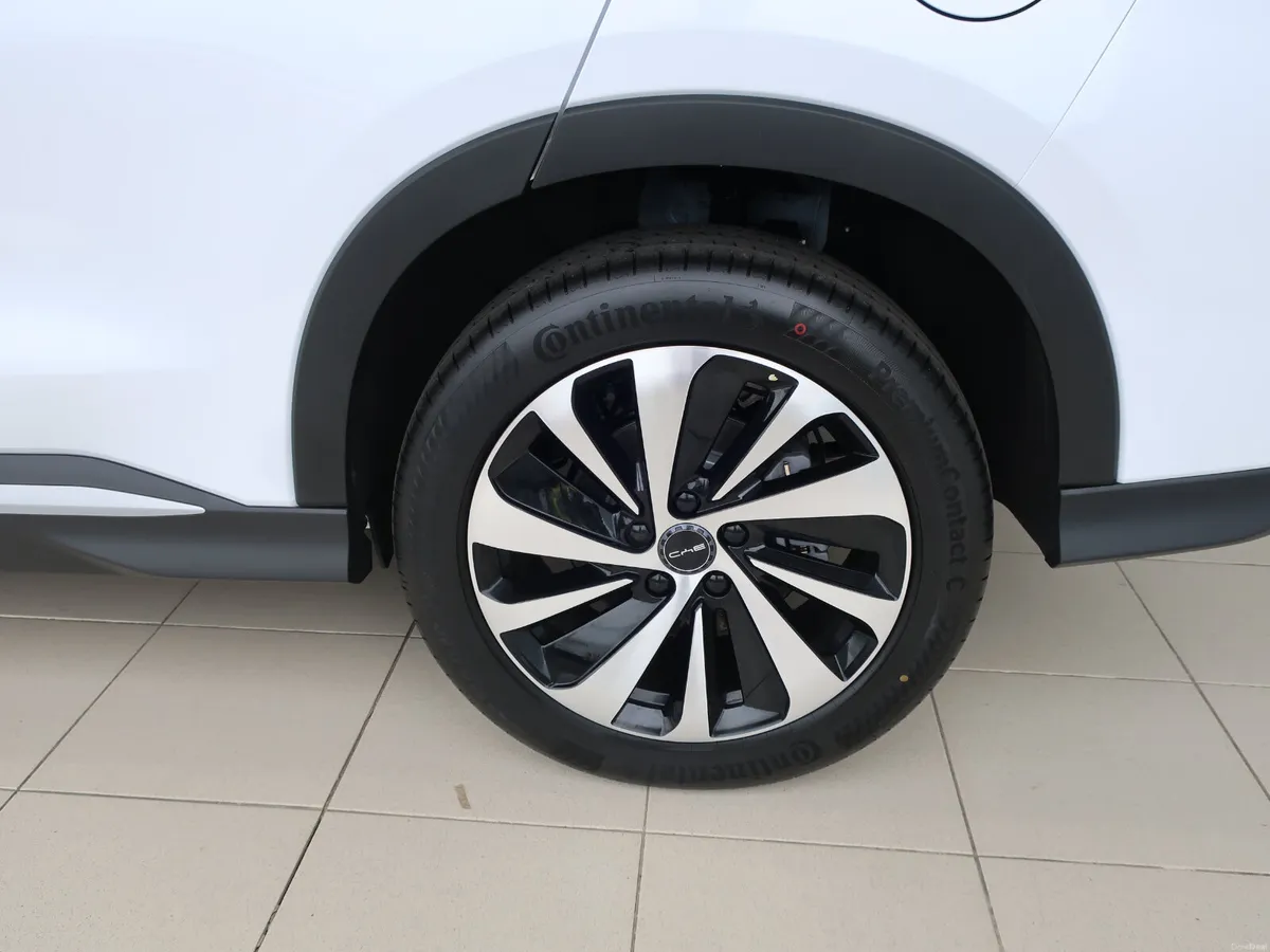 2025 BYD SEAL U Design AWD - Image 4