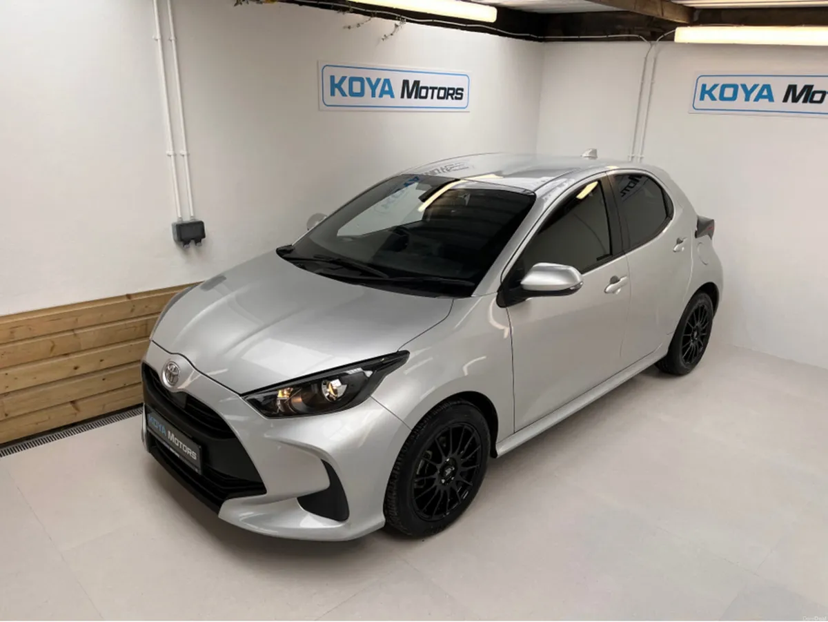 Toyota Yaris 1.0 PETROL AUTOMATIC SPORT X // BRAND - Image 2