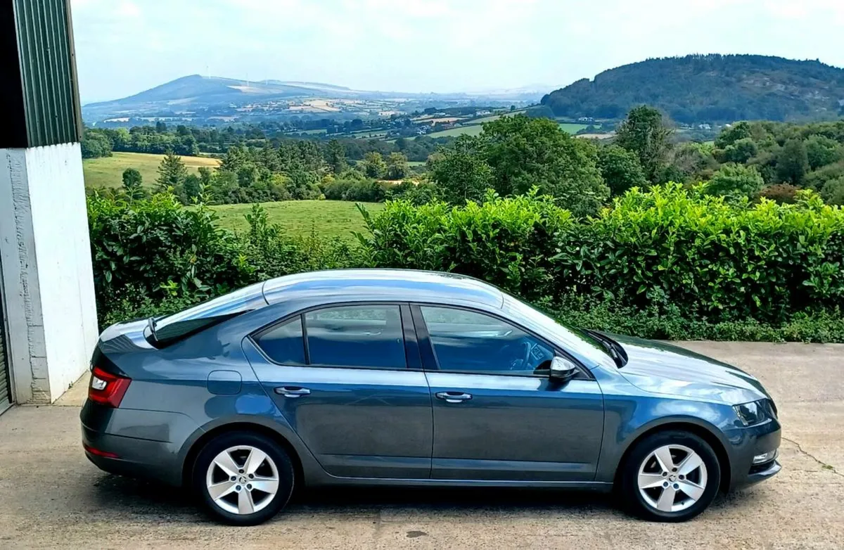 2018 SKODA OCTAVIA 1.6TDi ☆ IMMACULATE CONDITION ☆ - Image 2