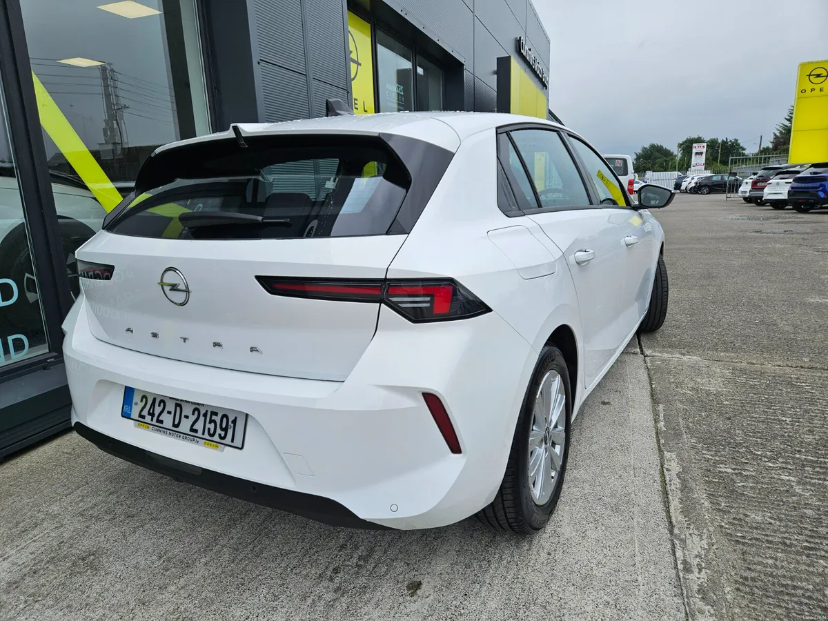 Opel Astra 1.2 Petrol - Image 4