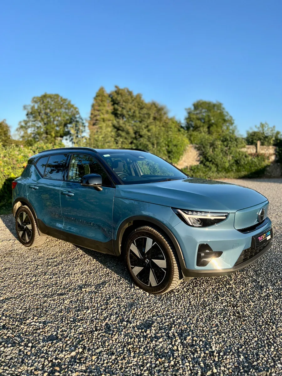 2024 Volvo XC40 BEV Recharge 238hp RWD Plus - Image 2