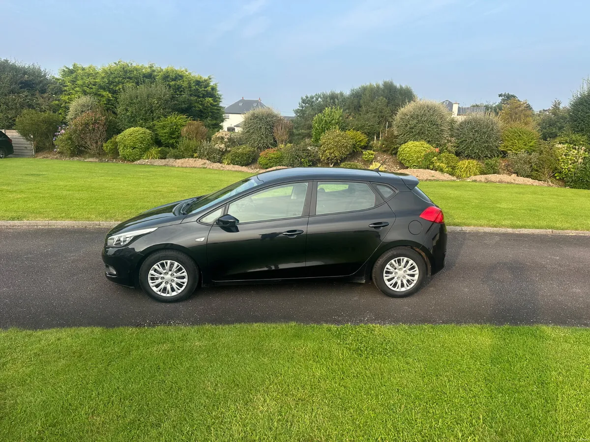 Kia Ceed  low milage Crdi - Image 2