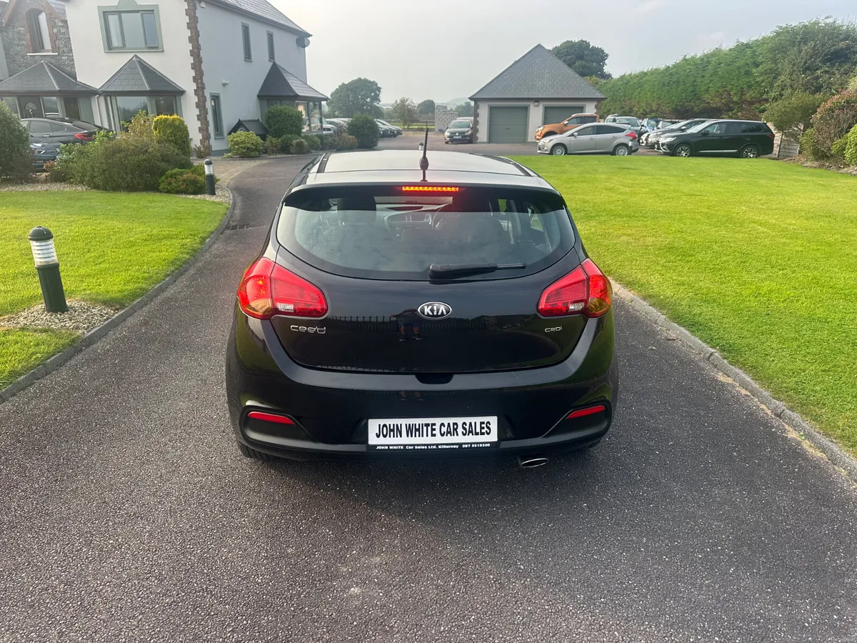 Kia Ceed  low milage Crdi - Image 4
