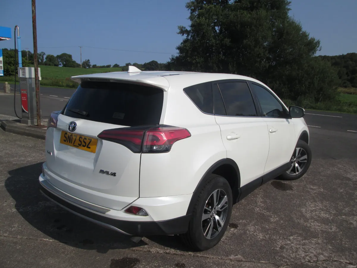 2017  TOYOTA  RAV-4  2.0  D-4D  BUSINESS  EDITION - Image 4