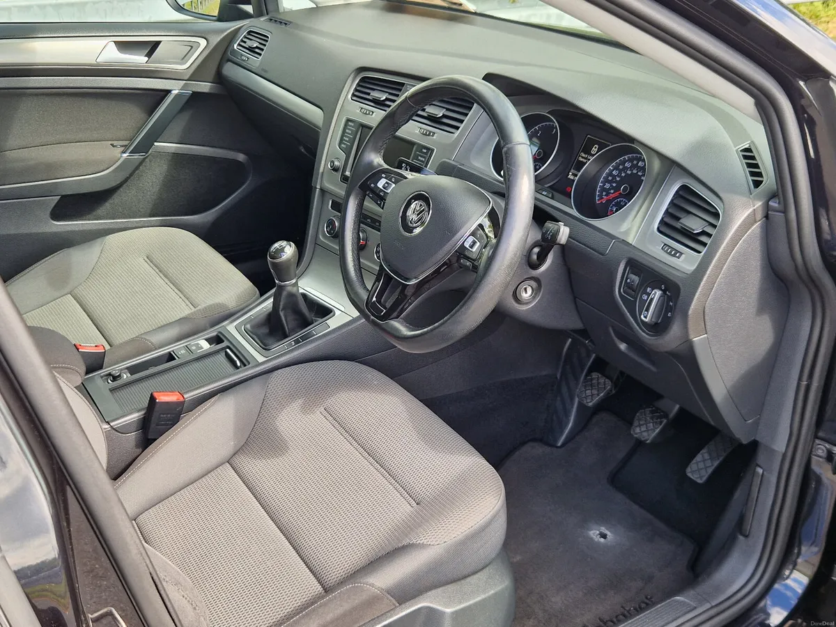 2016 Volkswagen Golf  1.6 TDI MATCH EDITION BLUEMO - Image 4
