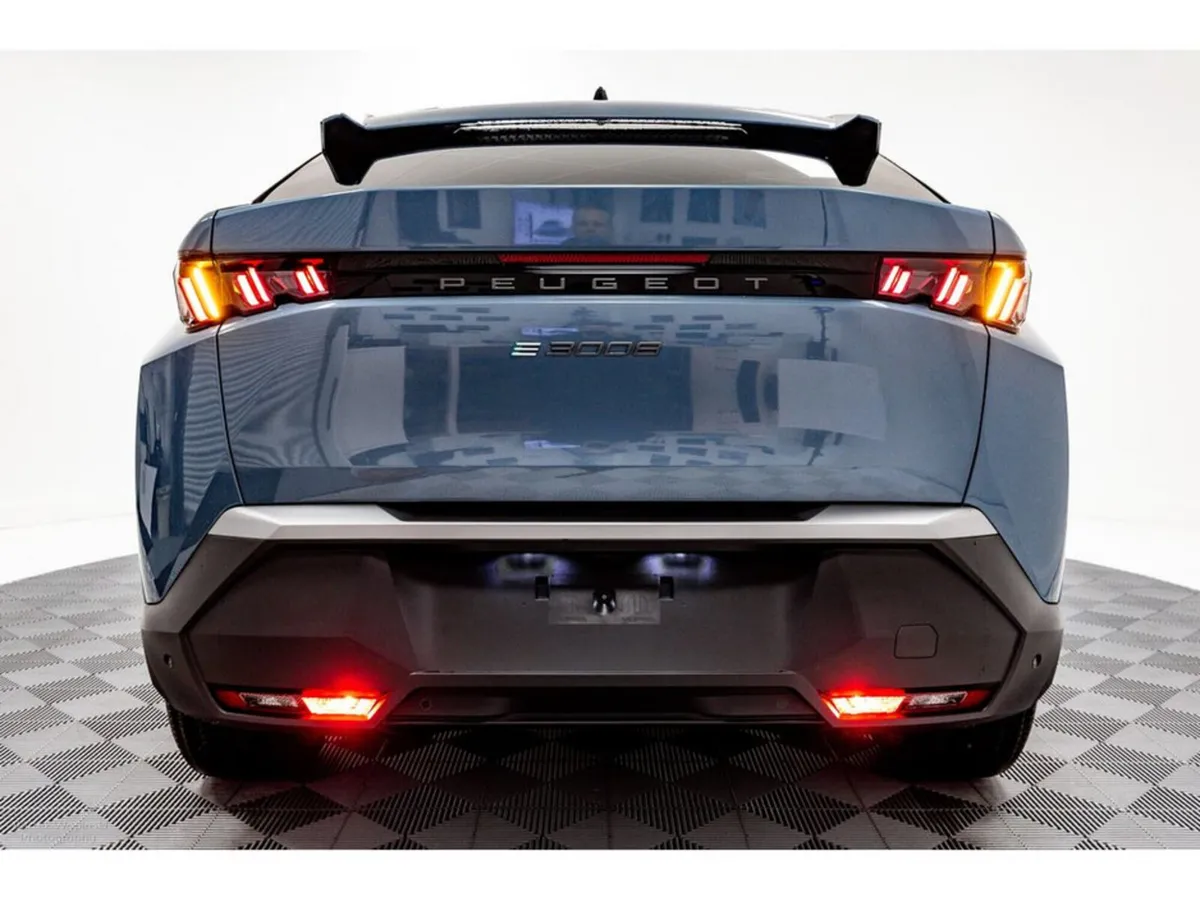 Peugeot 3008 E-Allure 73kWh 210HP - includes Prote - Image 6