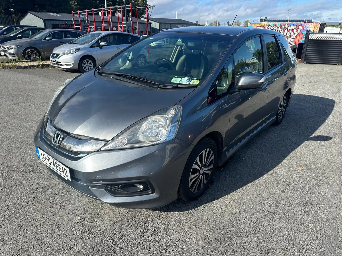 2014 Honda Fit Shuttle Hybrid 1.3L Fresh NCT - Image 2
