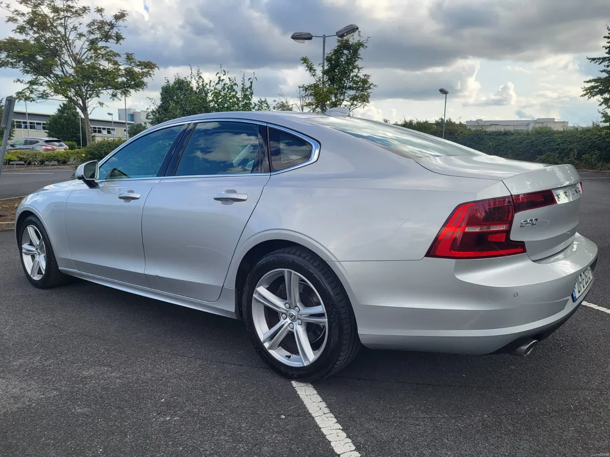 2021 VOLVO S90 D4 MOMENTUM AUTO - Image 2