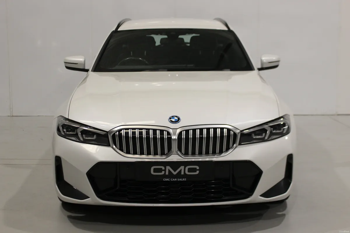 BMW 3-Series 2022 330E M SPORT TOURING LCI - Image 2