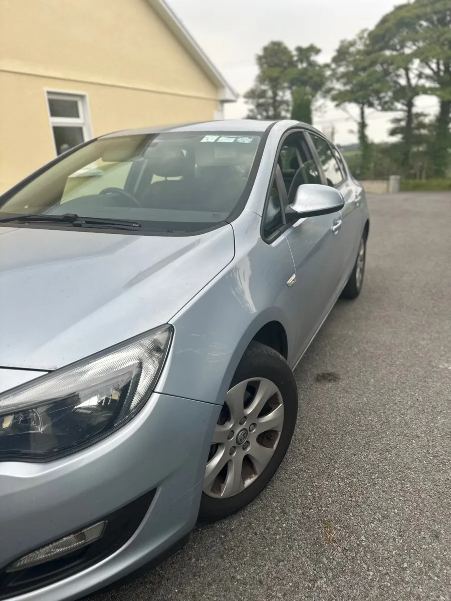 Vauxhall Astra 2015 – Low Mileage - Image 2