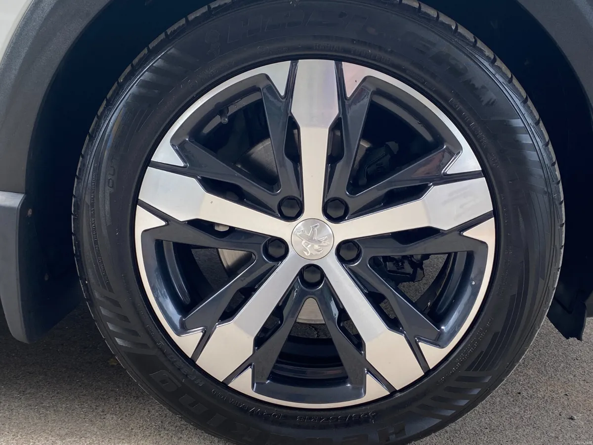 Peugeot 5008 1.5HDi 130bhp Auto GT *Full Leather* - Image 3