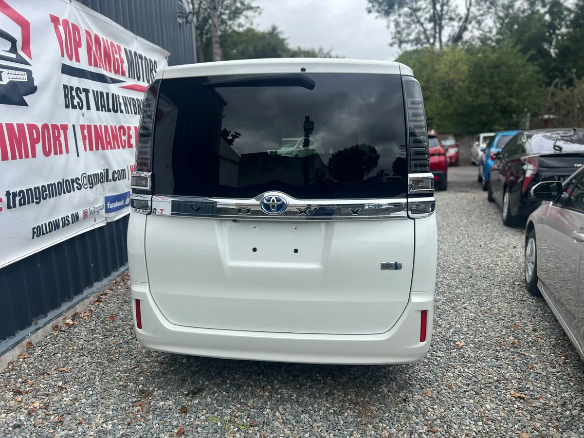 Toyota Voxy  **2018  7 seater ** - Image 3