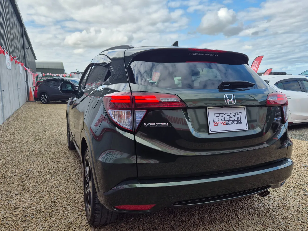 HONDA VEZEL HYBRID (TOP SPEC) - Image 6