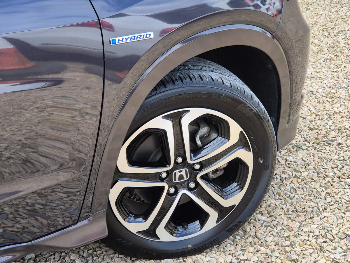 HONDA VEZEL HYBRID (TOP SPEC) - Image 3