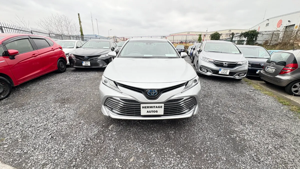 Toyota Camry 2.5 Hybrid Automatic 2019 - Image 2