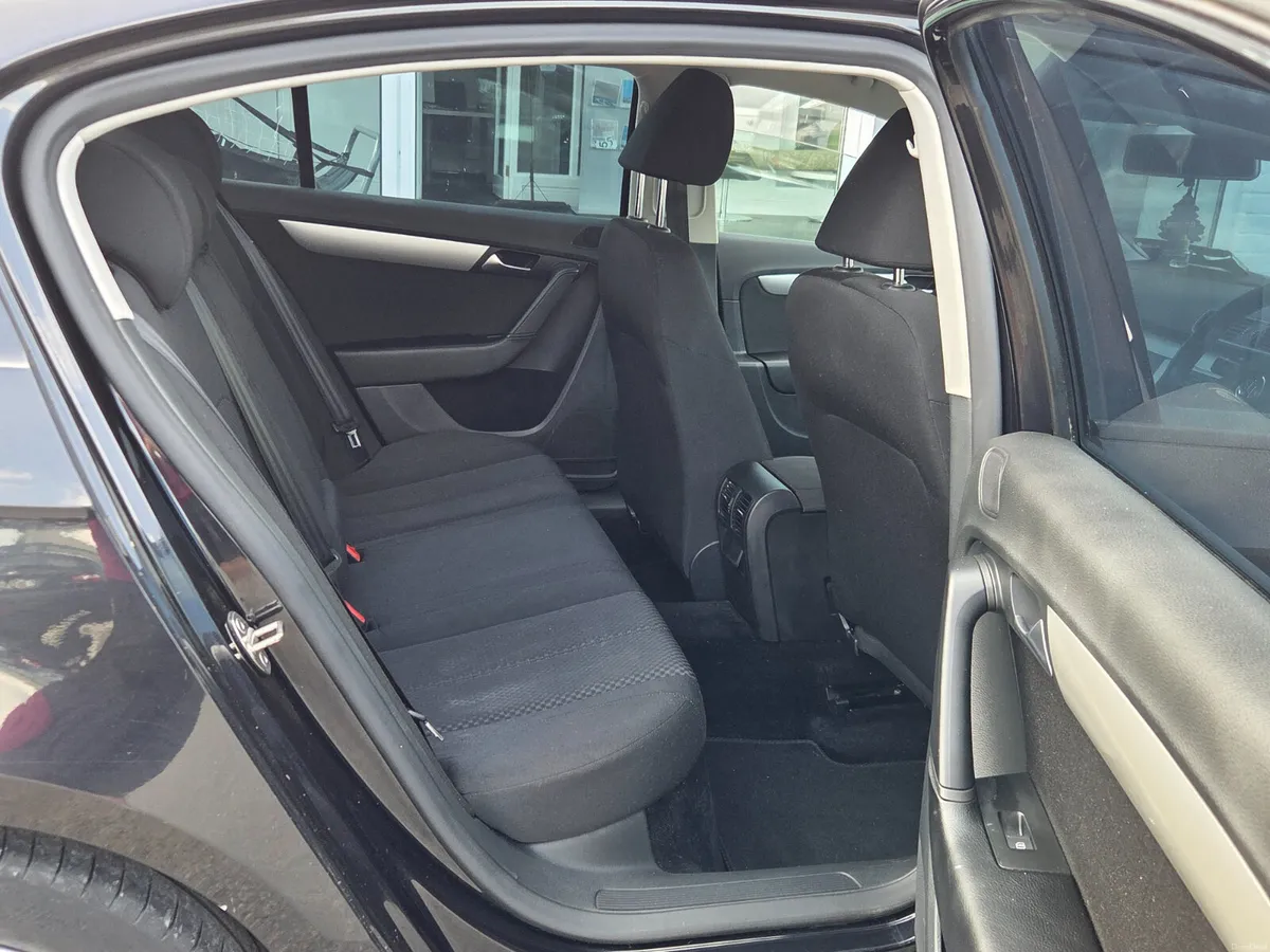 Volkswagen Passat 2014 - Image 6