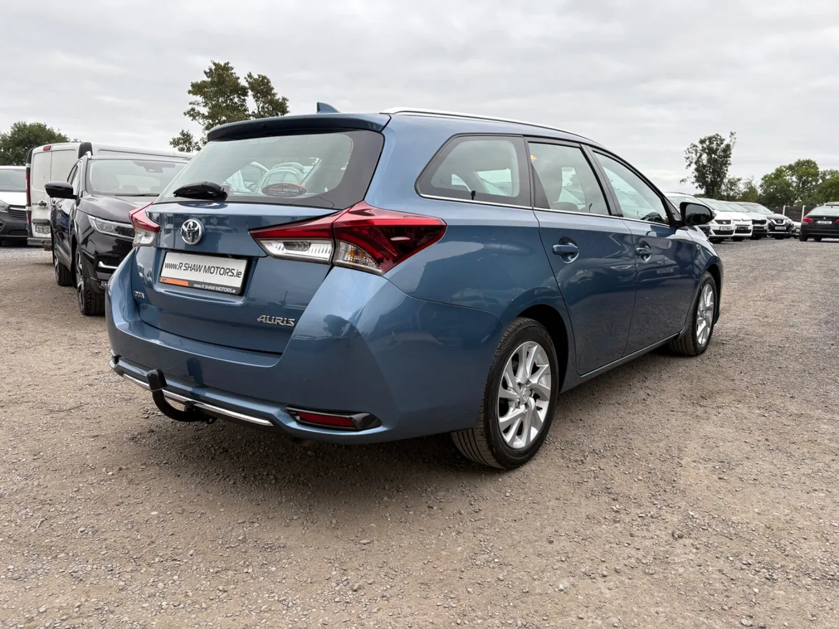 Toyota Auris - Image 2
