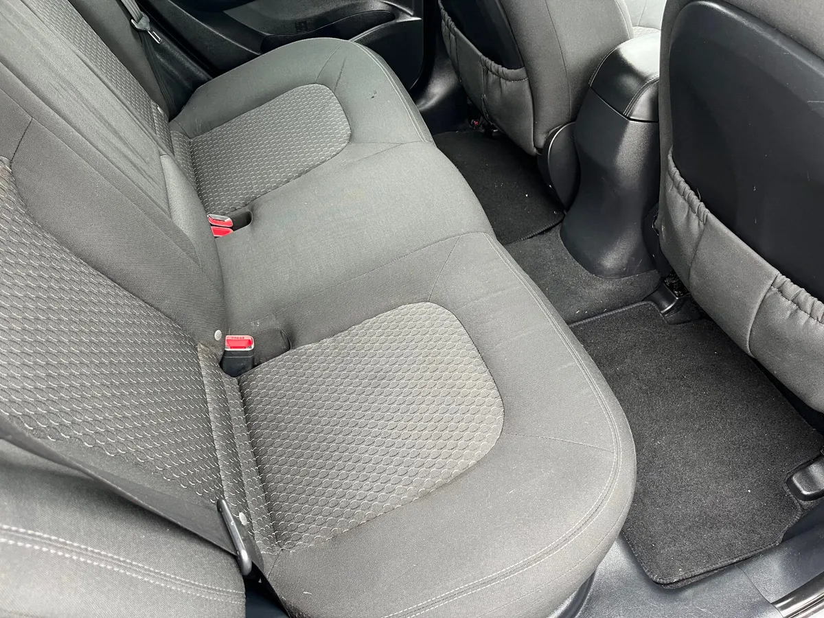 Hyundai ix35 1.7 - Image 4