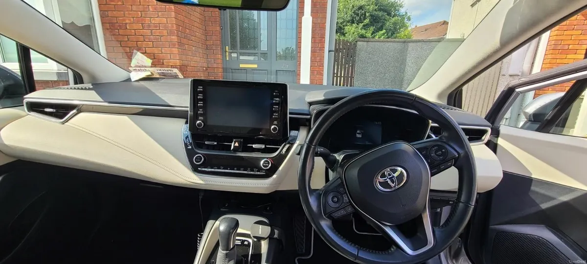 Toyota Corolla Sport Saloon 2020 - Image 2