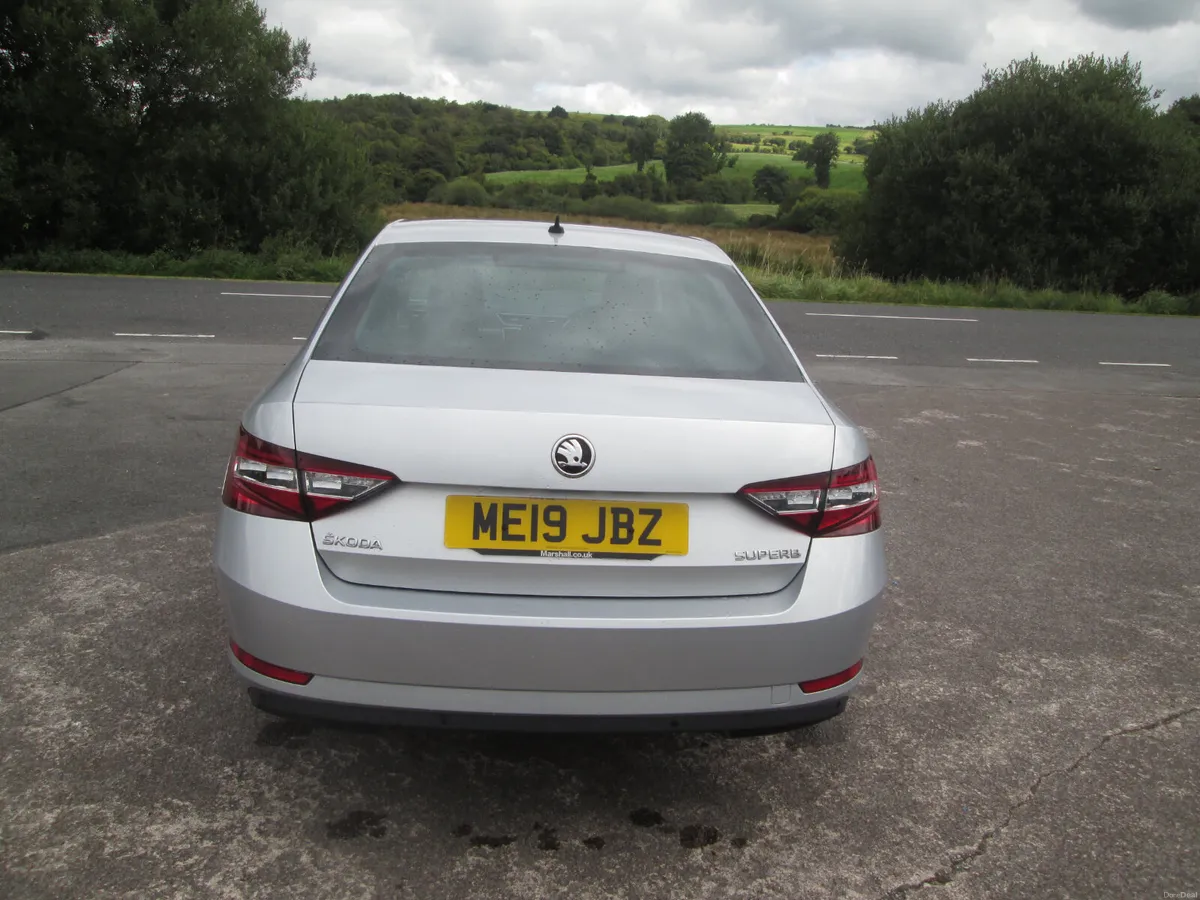 2019  SKODA  SUPERB  2.0  TDI  SEL  EXECUTIVE  5DR - Image 4