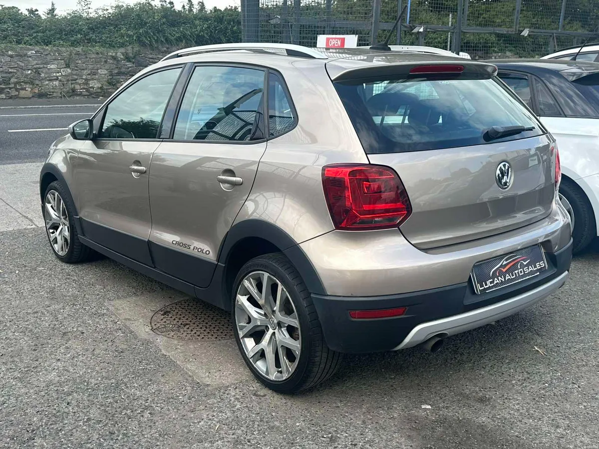 2015 VW Polo Cross 1.2 AUTOMATIC - Image 4