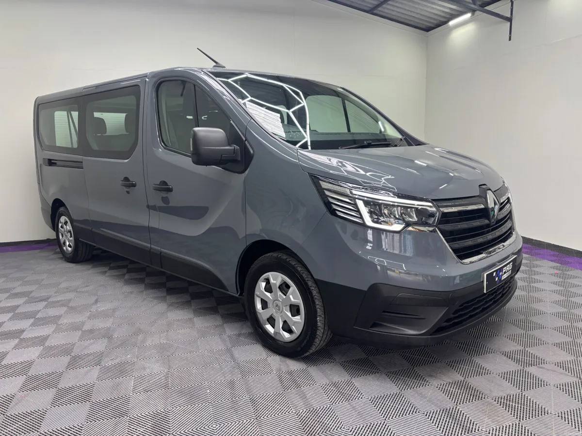 2023 RENAULT TRAFIC LWB 9 SEATER 2.0 - Image 6