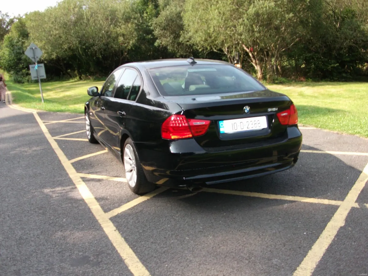 BMW AUTOMATIC  3-Series 318 BUSINESS EDITION  2010 - Image 4