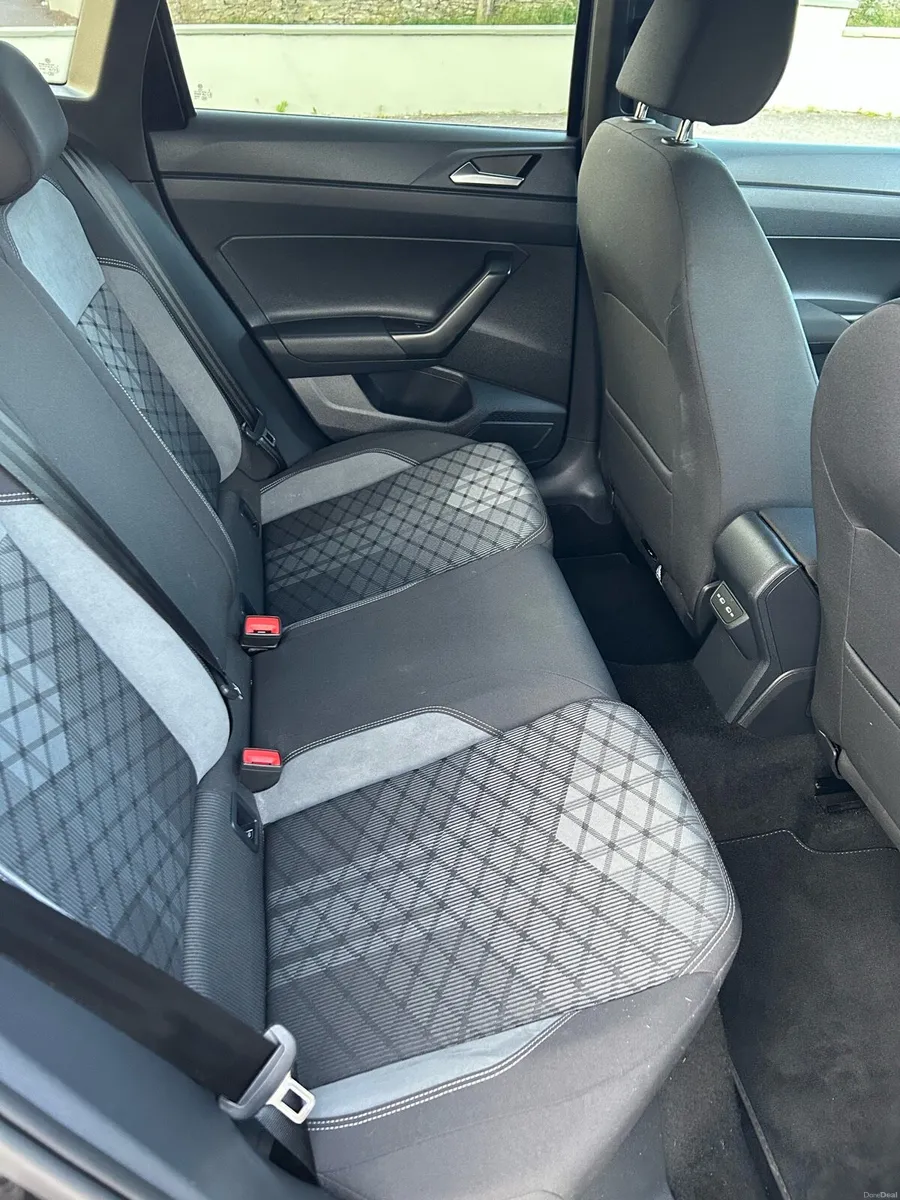 Volkswagen Tiago - Image 4