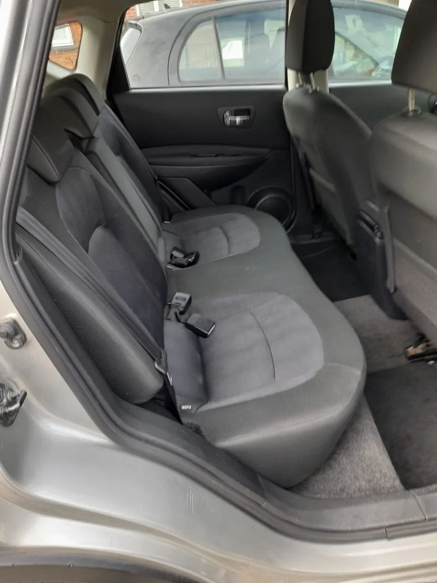 Nissan Qashqai 2010 (Silver) - Image 2