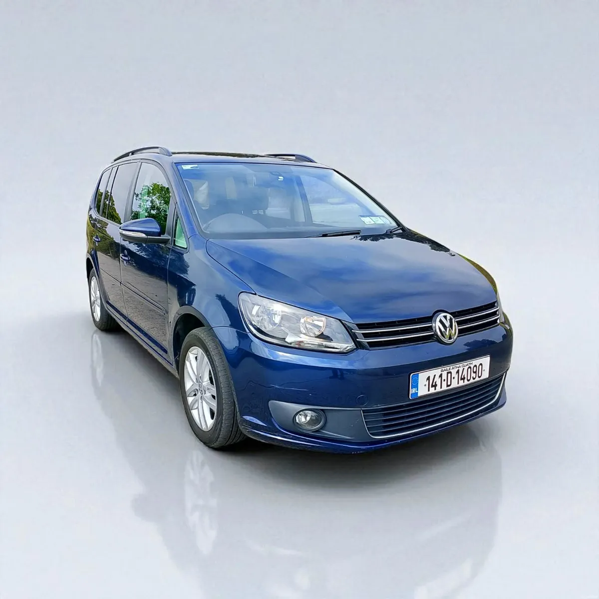 Vw Touran 2014  7 SeatS Ncted. WARRANTY - Image 1