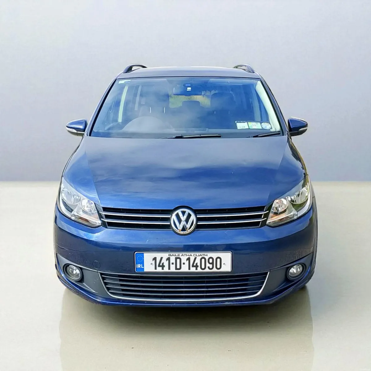 Vw Touran 2014  7 SeatS Ncted. WARRANTY - Image 2