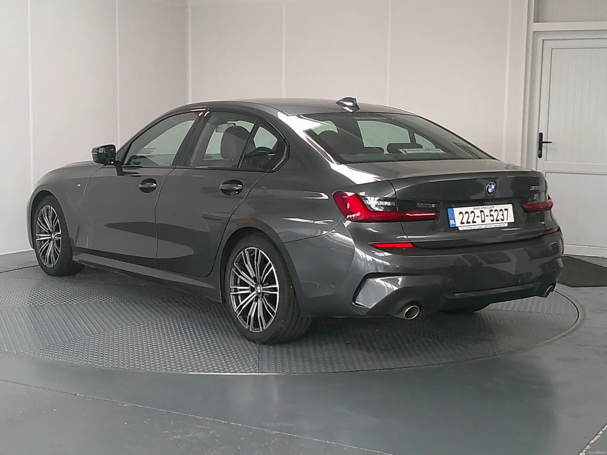 BMW 3-Series 2022 - Image 5