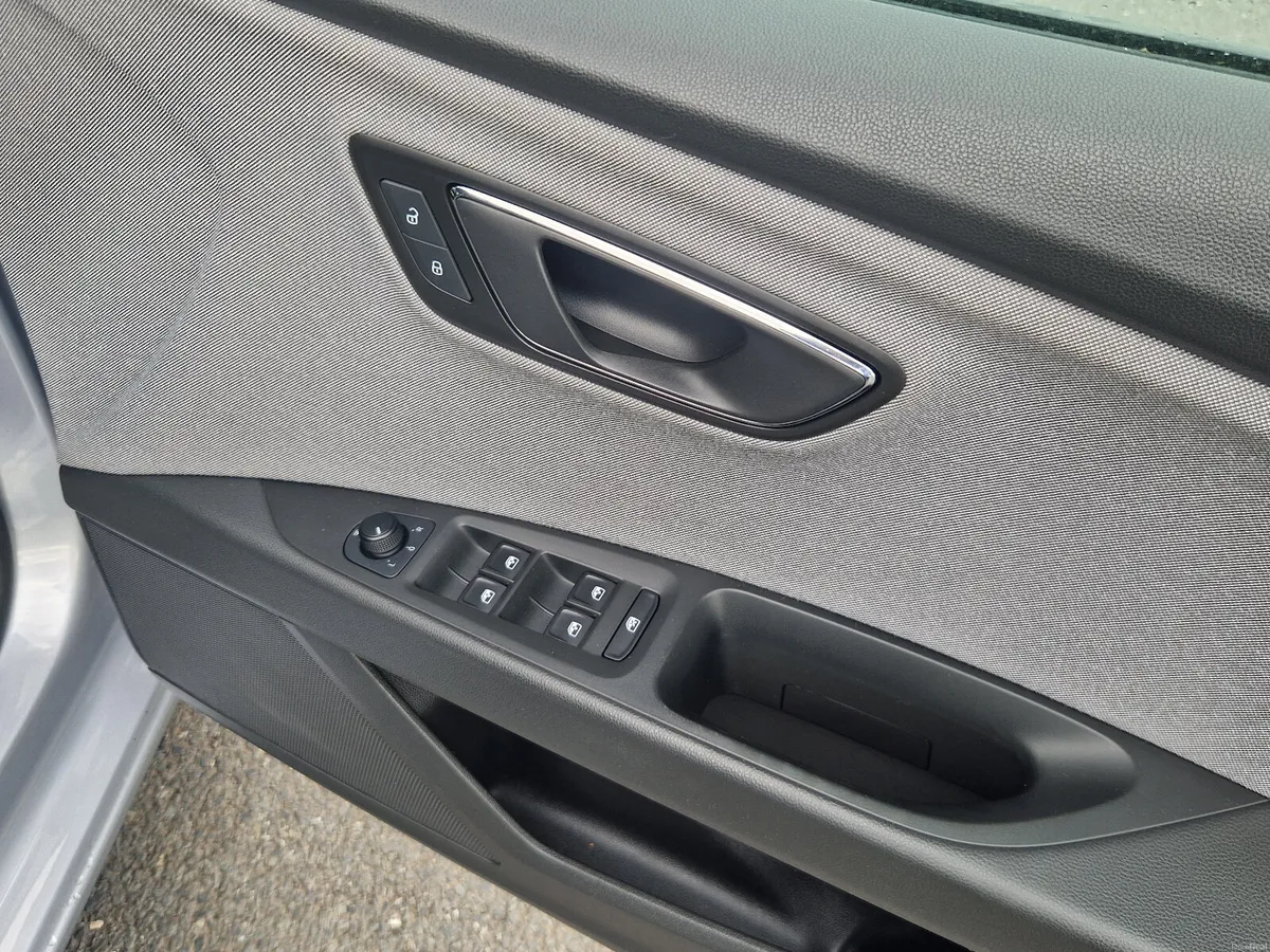 2019 (192) SEAT Leon  SE TDI - Image 3