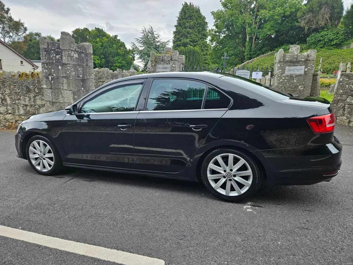 Volkswagen  Jetta Highline 2.0  TDI DSG 110hp Auto - Image 4