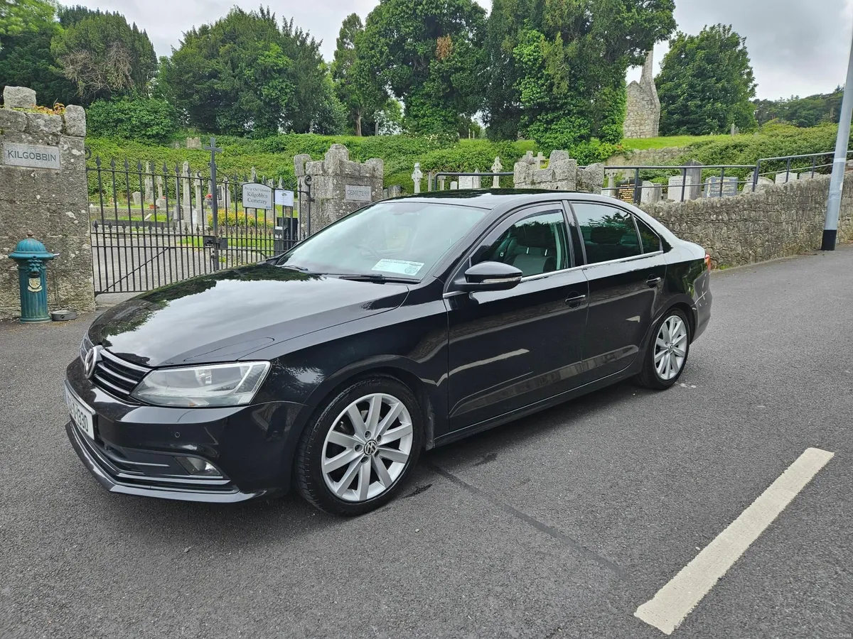 Volkswagen  Jetta Highline 2.0  TDI DSG 110hp Auto - Image 1
