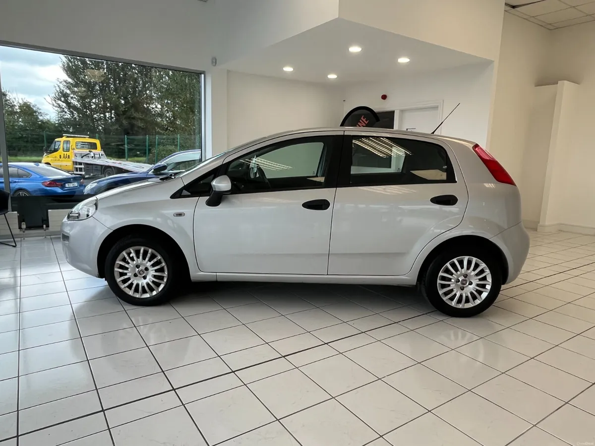 Fiat Punto 2015 1.2 low kms - Image 4