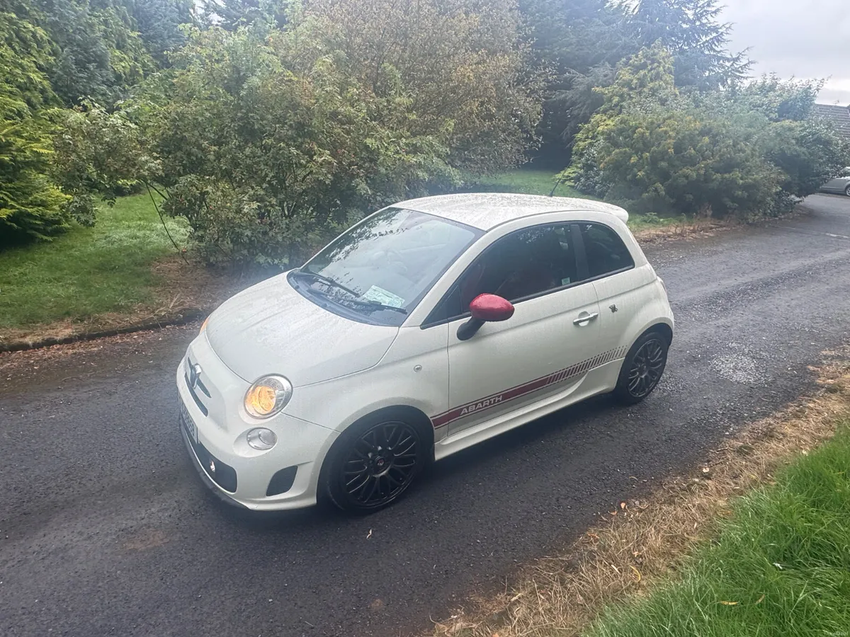 12 ABARTH 1.4 TURBO MANUAL - Image 4