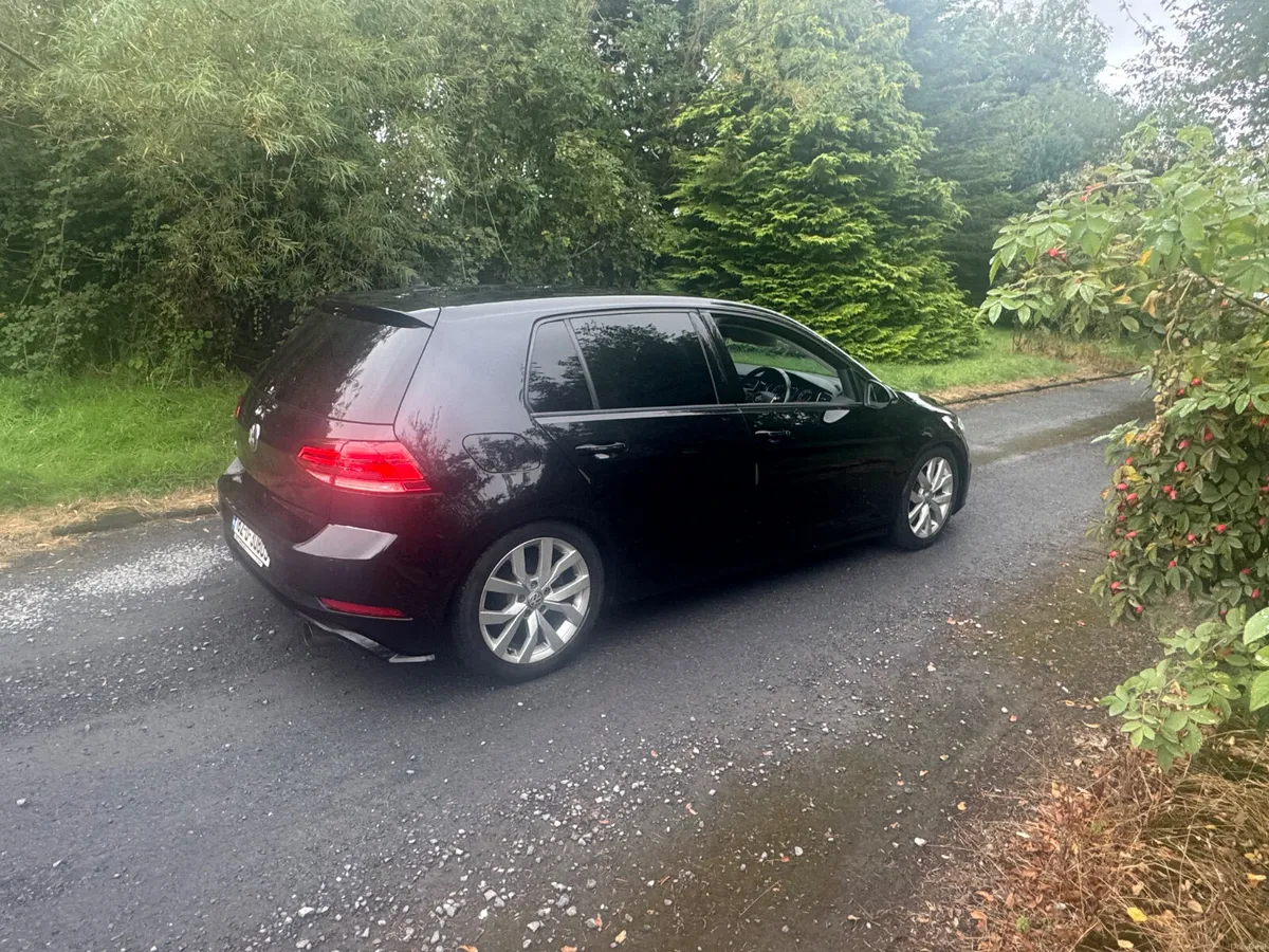 18 VW GOLF 1.4TSI DSG AUTO - Image 2