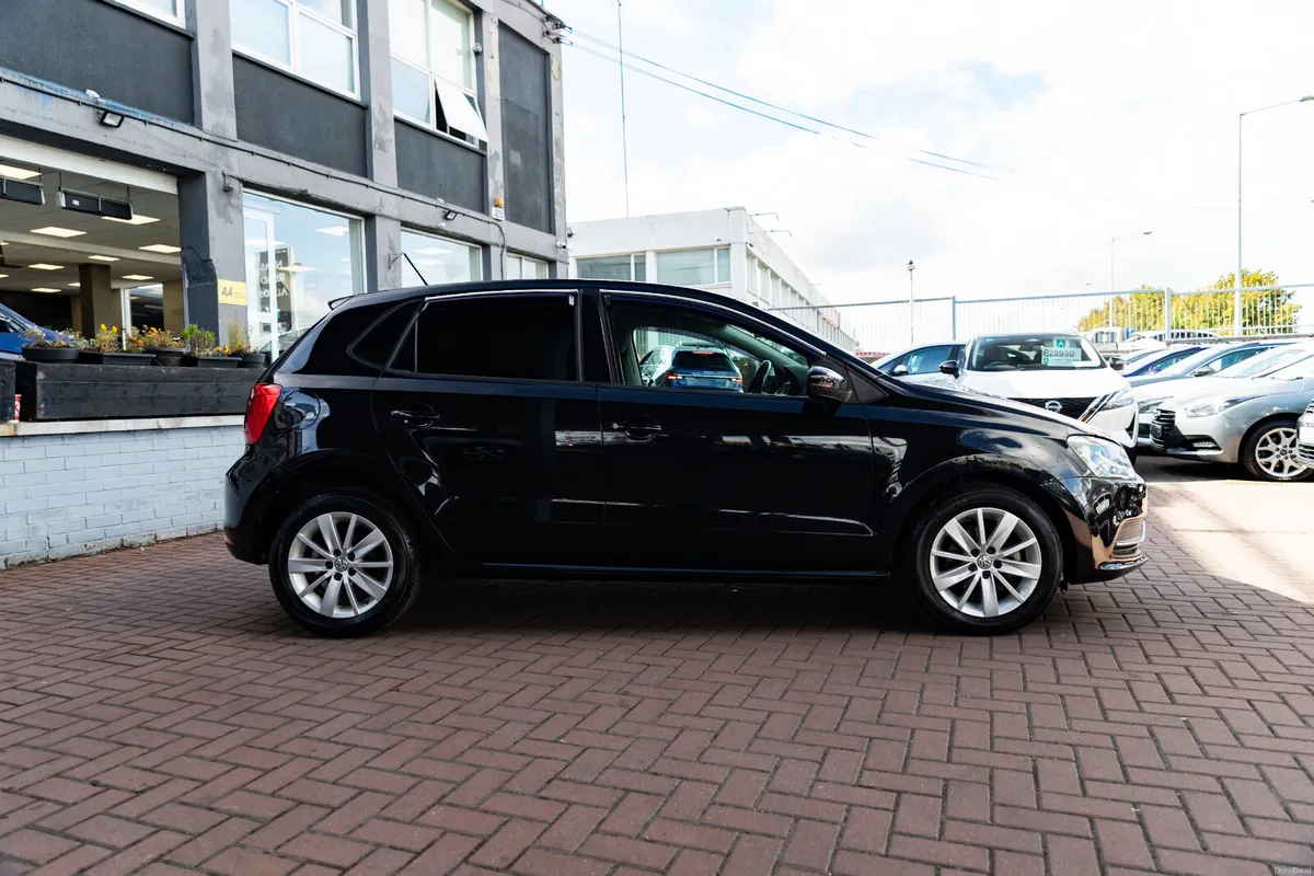 VOLKSWAGEN POLO 1.2 TSI COMFORTLINE PLUS 5DR HATCH - Image 2