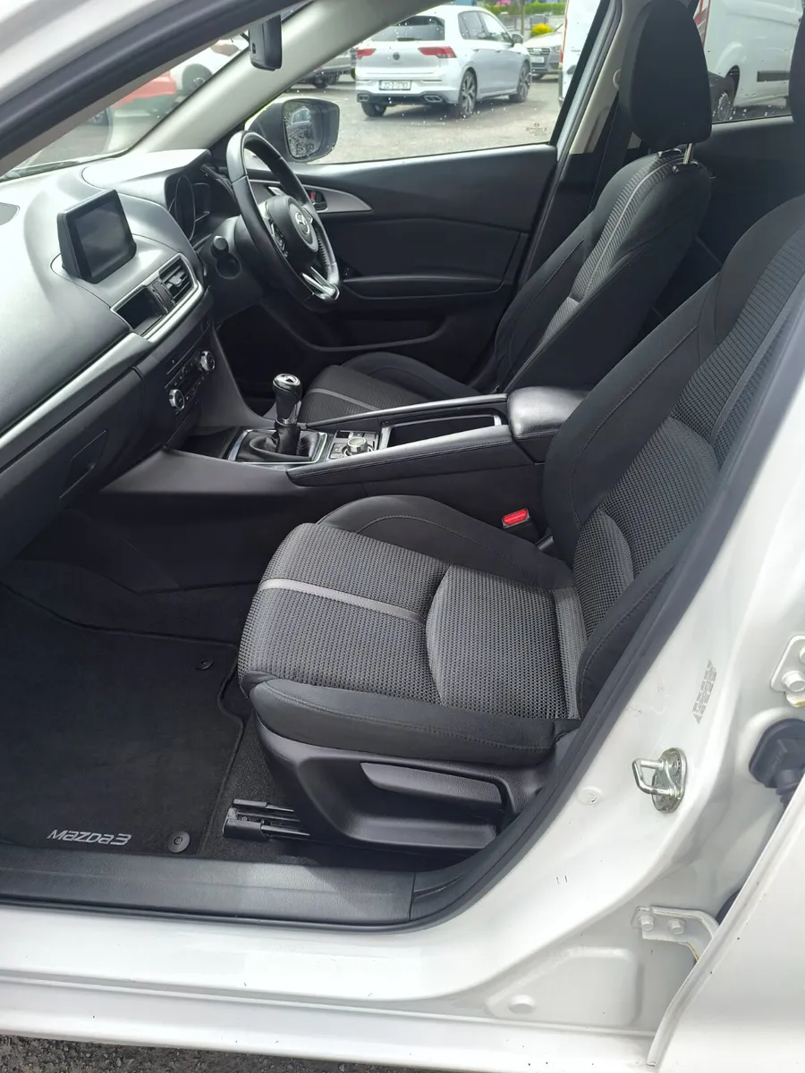 181 Mazda 3 .1.5 petrol. JUST NCT D 01/28 - Image 4