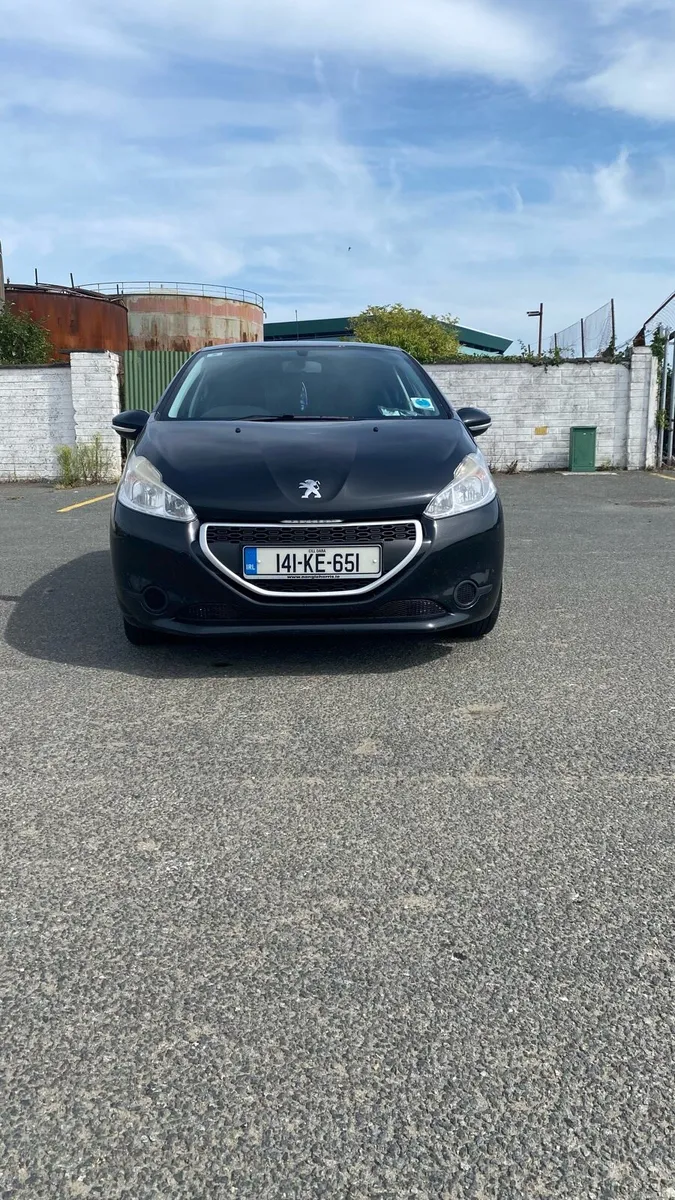 Peugeot 208, 2014, 1.4L Diesel in - Image 2