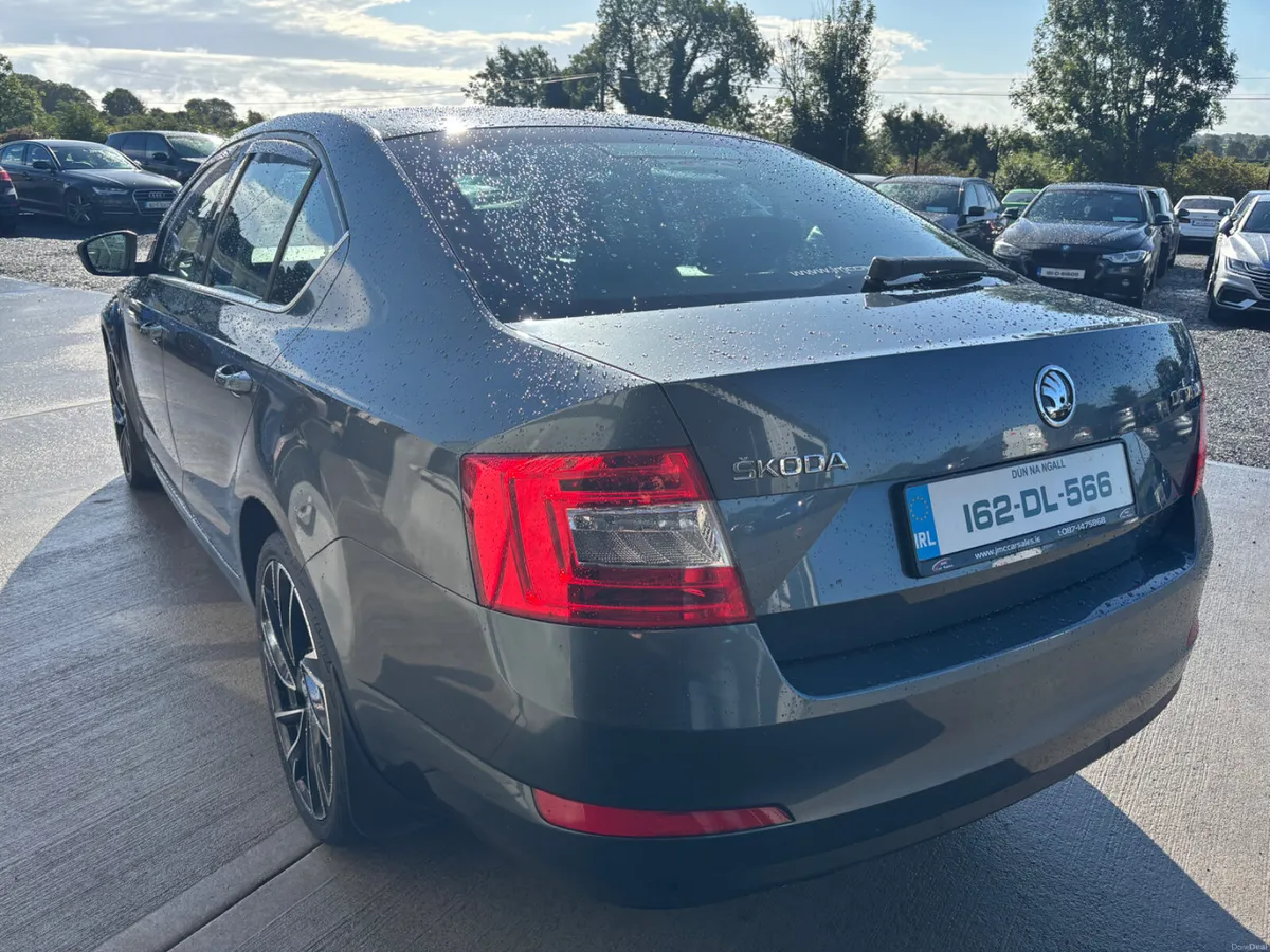 STUNNING 2016 SKODA OCTAVIA 1.6L - Image 4
