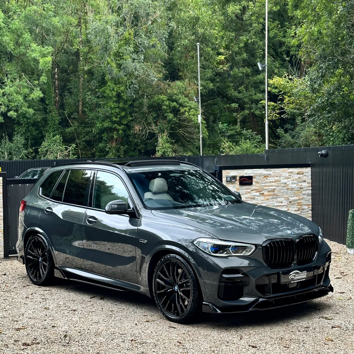 DEPOSIT TAKEN T2022 (222)  BMW X5 45E MSPORT PRO - Image 1