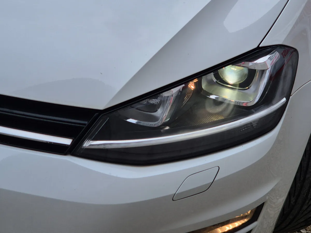 VOLKSWAGEN GOLF ESTATE AUTO - Image 2