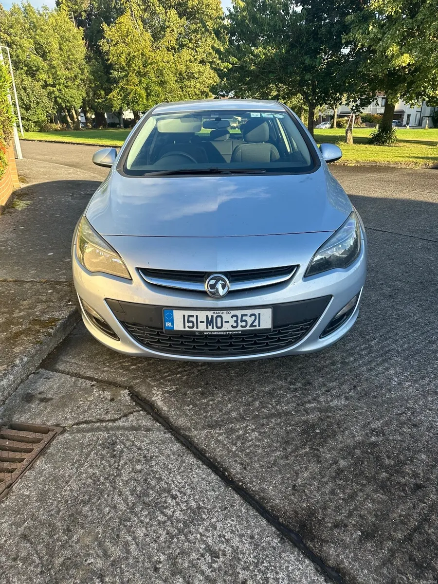Vauxhall Astra 2015 – Low Mileage - Image 1