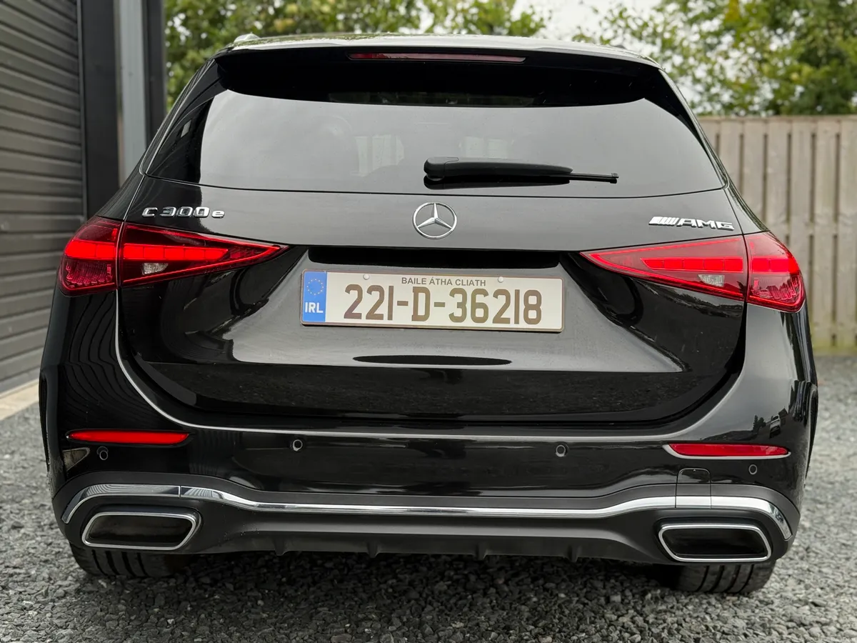 221 Mercedes-Benz C300e Premium Plus - Image 5
